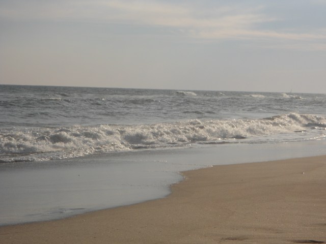 COMO EL MAR, AVECES EN CALMA, AVECES ENFURECIDO...